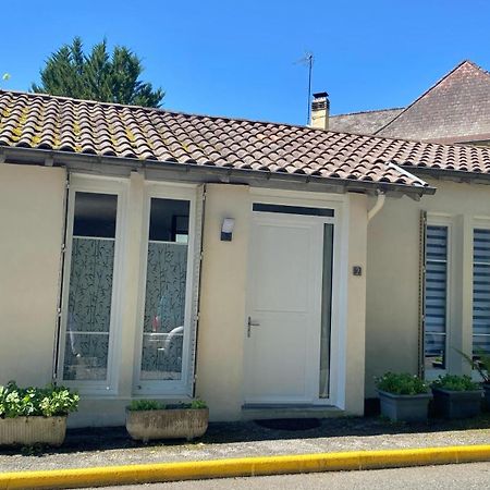 Agreable Petit Gite Avec Piscine Et Jardinet Salies-de-Béarn المظهر الخارجي الصورة