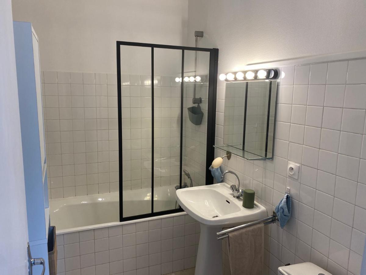 Agreable Petit Gite Avec Piscine Et Jardinet Salies-de-Béarn المظهر الخارجي الصورة